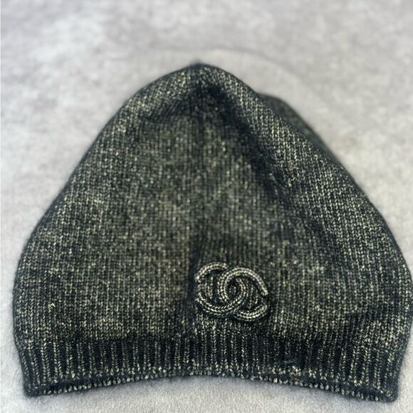 Chanel CC Interlocking Cashmere Blend Beanie - Picture 5 of 10